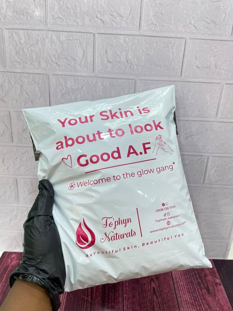 Printed mailer bag for Tophyn Naturals skincare